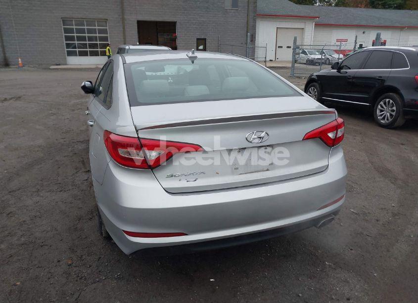 Photo 3 of 2016 Hyundai Sonata SE (VIN 5NPE24AF3GH311509)