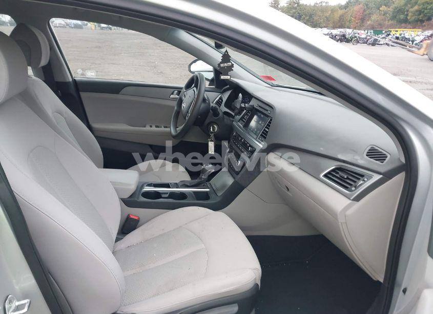 Photo 5 of 2016 Hyundai Sonata SE (VIN 5NPE24AF3GH311509)