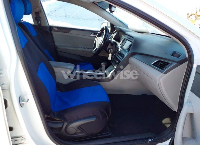 Photo 5 of 2016 Hyundai Sonata SE (VIN 5NPE24AF3GH319982)