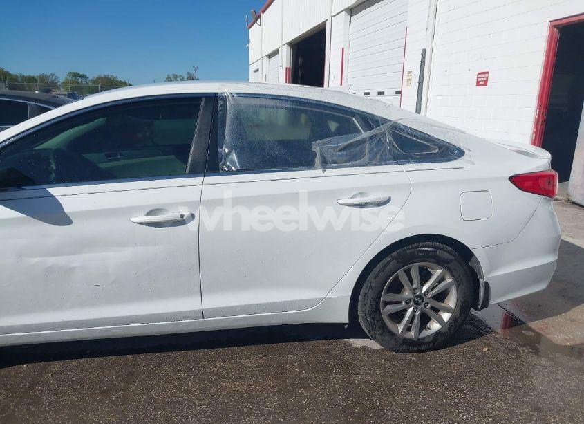 Photo 6 of 2016 Hyundai Sonata SE (VIN 5NPE24AF3GH326396)