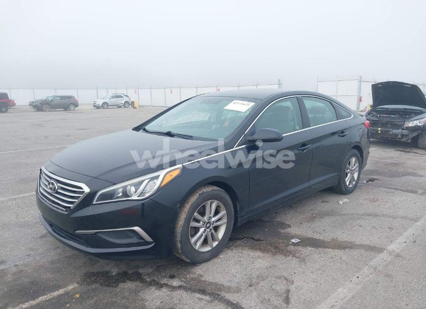 Photo 2 of 2016 Hyundai Sonata SE (VIN 5NPE24AF3GH338189)
