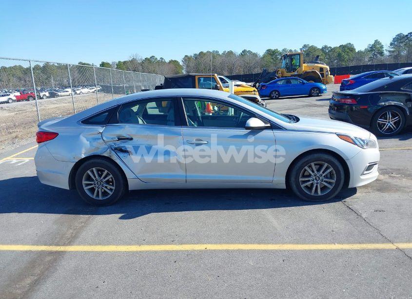 Photo 13 of 2016 Hyundai Sonata SE (VIN 5NPE24AF3GH339472)