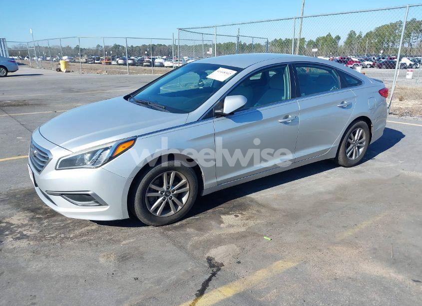 Photo 2 of 2016 Hyundai Sonata SE (VIN 5NPE24AF3GH339472)