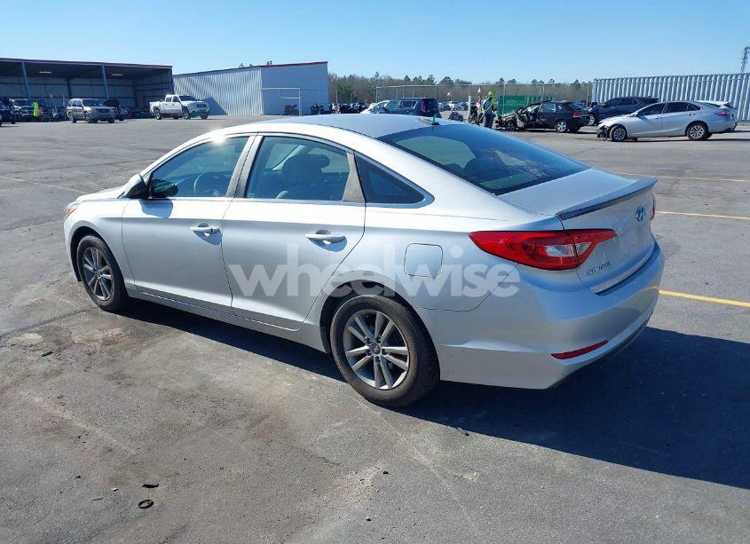 Photo 3 of 2016 Hyundai Sonata SE (VIN 5NPE24AF3GH339472)