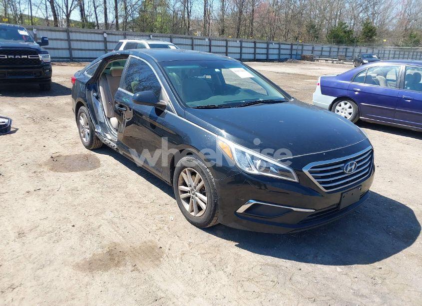 2016 Hyundai Sonata SE (VIN 5NPE24AF3GH343151) main photo