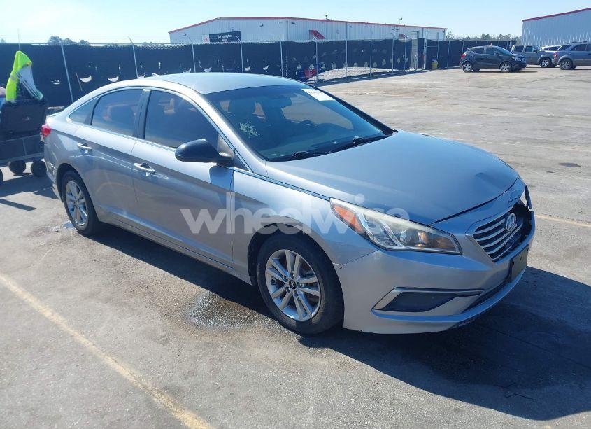 2016 Hyundai Sonata SE (VIN 5NPE24AF3GH348379) main photo