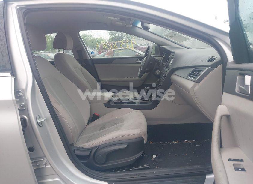 Photo 5 of 2016 Hyundai Sonata SE (VIN 5NPE24AF3GH359236)