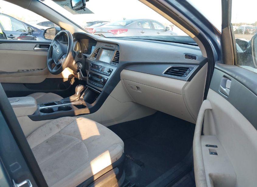 Photo 5 of 2016 Hyundai Sonata SE (VIN 5NPE24AF3GH369717)