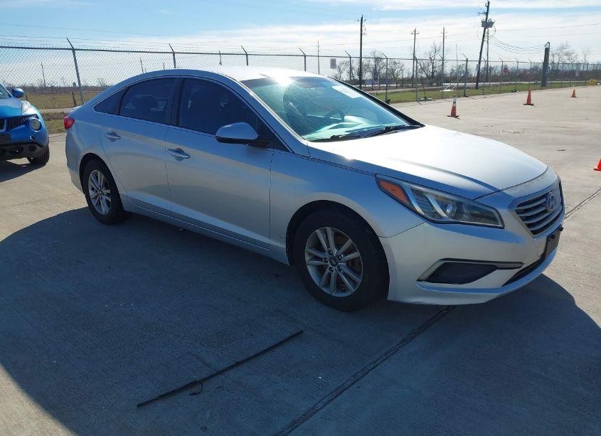2016 Hyundai Sonata SE (VIN 5NPE24AF3GH371466) main photo