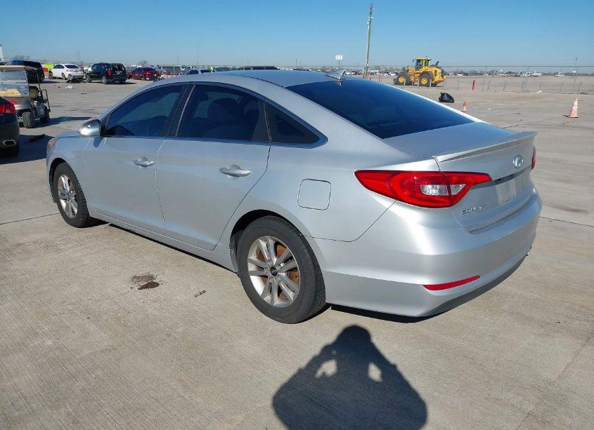 Photo 3 of 2016 Hyundai Sonata SE (VIN 5NPE24AF3GH371466)