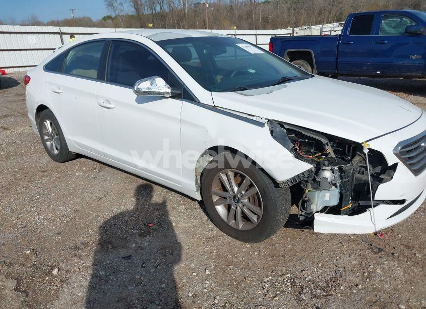 2016 Hyundai Sonata SE (VIN 5NPE24AF3GH374397) main photo