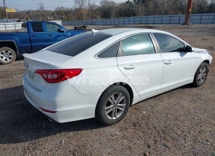 Photo 4 of 2016 Hyundai Sonata SE (VIN 5NPE24AF3GH374397)