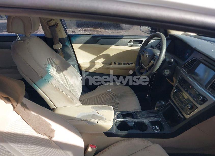 Photo 5 of 2016 Hyundai Sonata SE (VIN 5NPE24AF3GH374397)