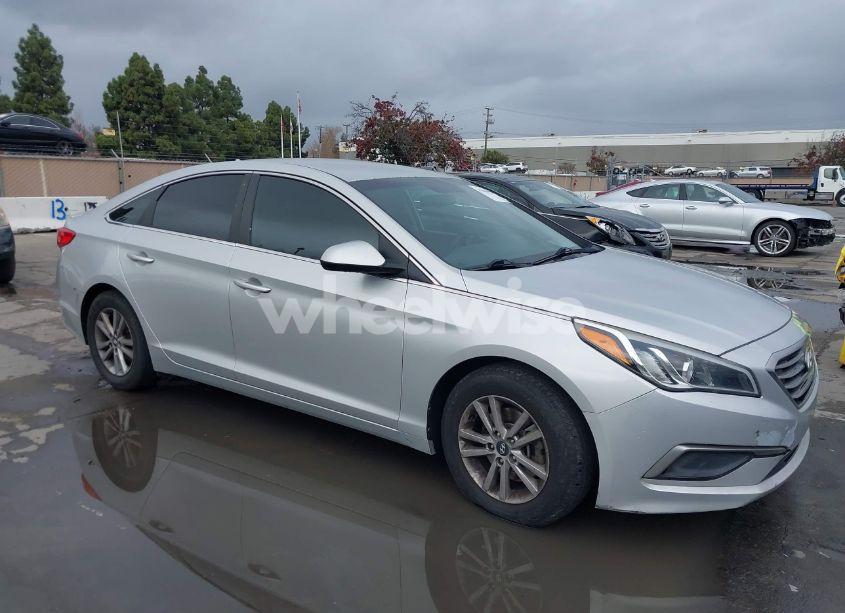 2016 Hyundai Sonata (VIN 5NPE24AF3GH393516) main photo