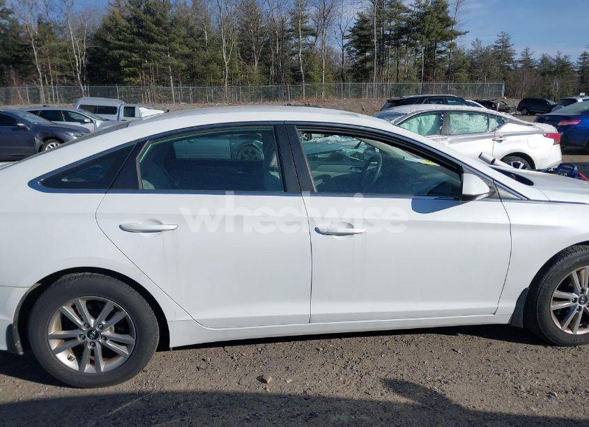 Photo 13 of 2016 Hyundai Sonata SE (VIN 5NPE24AF3GH404613)