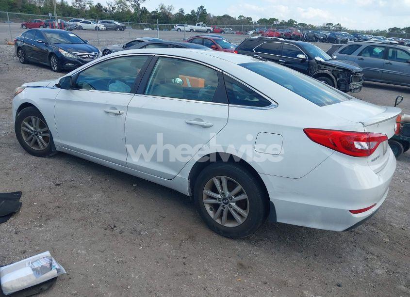 Photo 3 of 2016 Hyundai Sonata SE (VIN 5NPE24AF3GH406068)