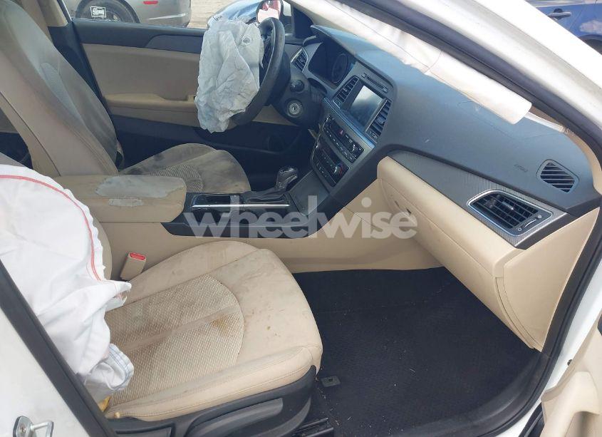 Photo 5 of 2016 Hyundai Sonata SE (VIN 5NPE24AF3GH406068)