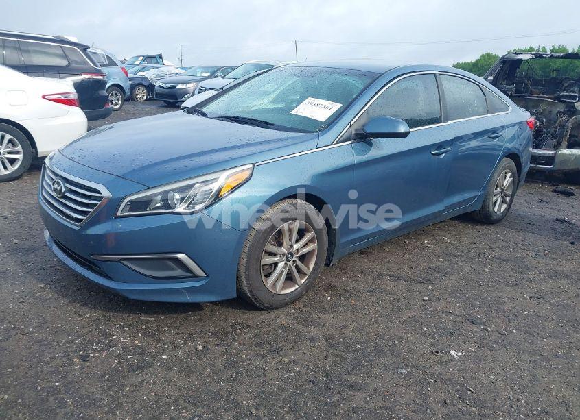 Photo 2 of 2016 Hyundai Sonata SE (VIN 5NPE24AF3GH436137)