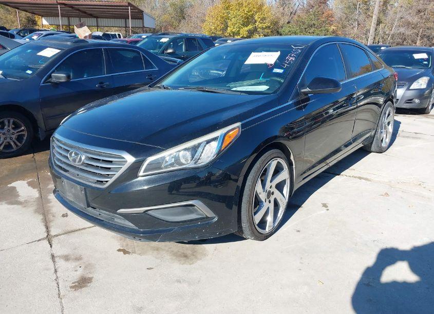Photo 2 of 2017 Hyundai Sonata SE (VIN 5NPE24AF3HH457765)