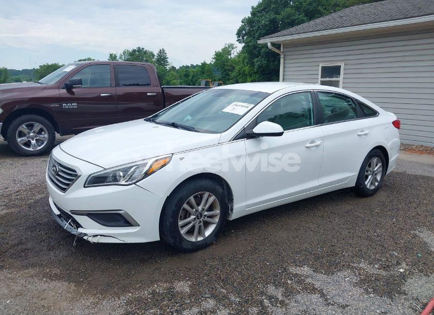 Photo 2 of 2017 Hyundai Sonata SE (VIN 5NPE24AF3HH487073)