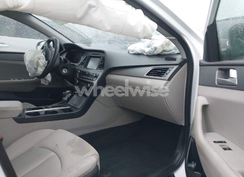 Photo 5 of 2017 Hyundai Sonata SE (VIN 5NPE24AF3HH513428)