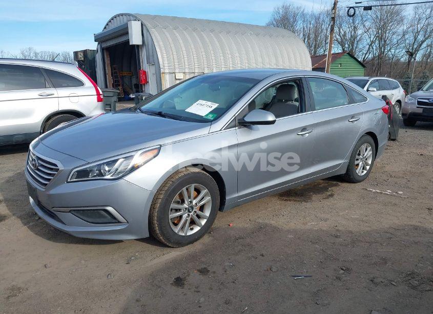 Photo 2 of 2017 Hyundai Sonata SE (VIN 5NPE24AF3HH536577)