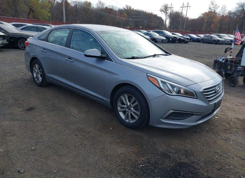 2017 Hyundai Sonata (VIN 5NPE24AF3HH538846) main photo