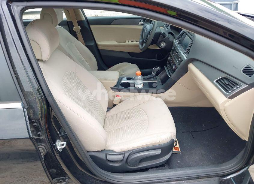 Photo 5 of 2017 Hyundai Sonata SE (VIN 5NPE24AF3HH584287)