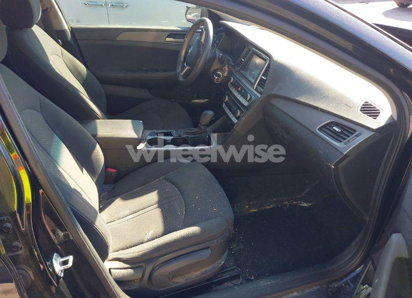 Photo 5 of 2018 Hyundai Sonata SE (VIN 5NPE24AF3JH611008)
