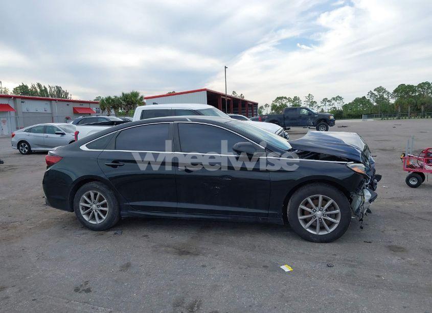 Photo 13 of 2018 Hyundai Sonata SE (VIN 5NPE24AF3JH616158)