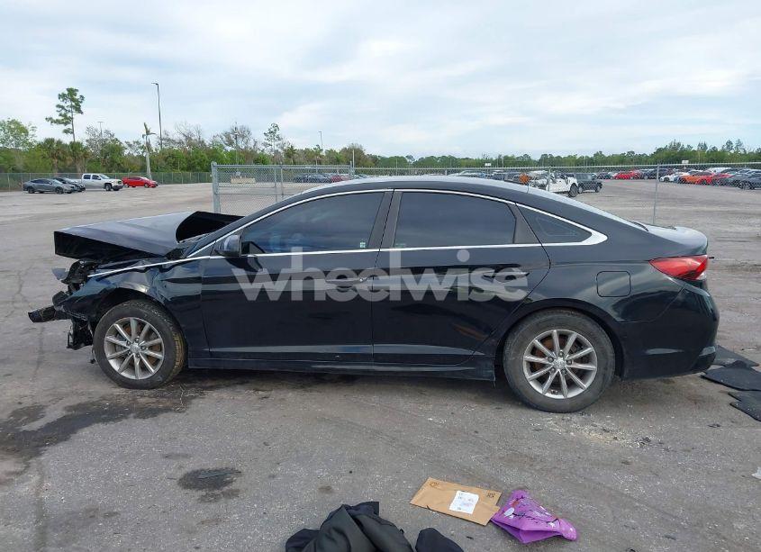 Photo 14 of 2018 Hyundai Sonata SE (VIN 5NPE24AF3JH616158)