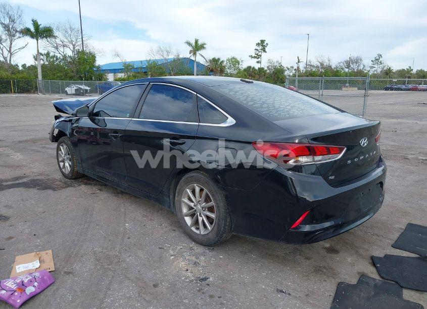 Photo 3 of 2018 Hyundai Sonata SE (VIN 5NPE24AF3JH616158)
