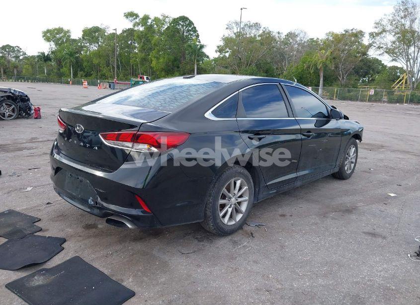 Photo 4 of 2018 Hyundai Sonata SE (VIN 5NPE24AF3JH616158)