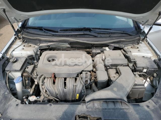 Photo 2 of 2018 HYUNDAI SONATA SE (VIN 5NPE24AF3JH617262)