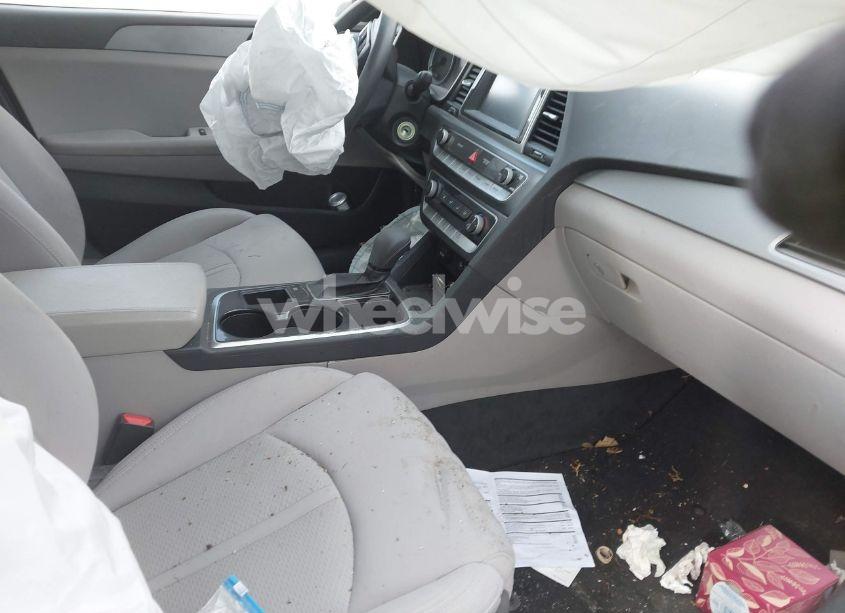 Photo 5 of 2018 Hyundai Sonata SE (VIN 5NPE24AF3JH646714)