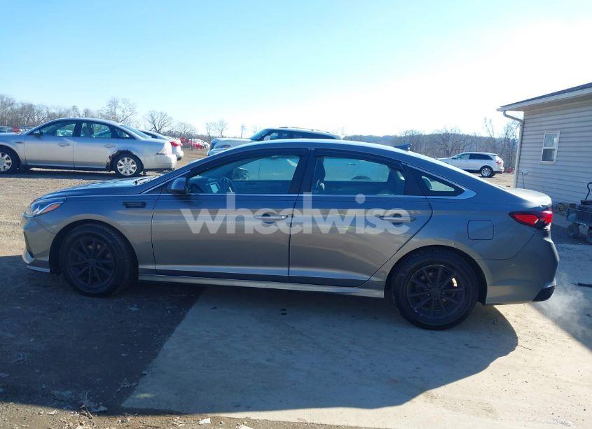 Photo 14 of 2018 Hyundai Sonata SE (VIN 5NPE24AF3JH681396)