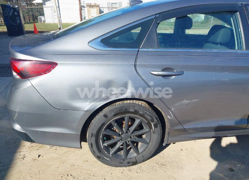 Photo 6 of 2018 Hyundai Sonata SE (VIN 5NPE24AF3JH681396)