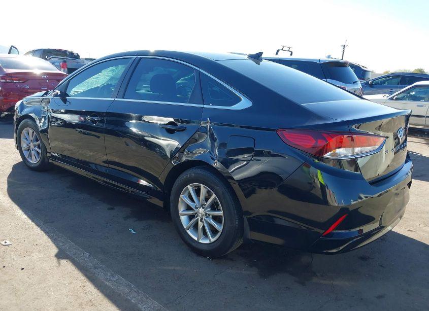 Photo 3 of 2018 Hyundai Sonata SE (VIN 5NPE24AF3JH681561)