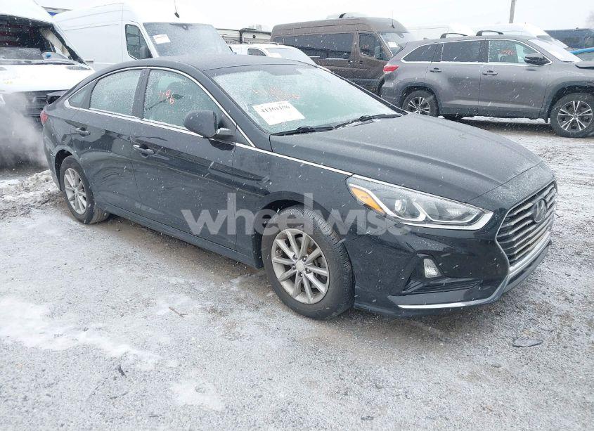 2018 Hyundai Sonata SE (VIN 5NPE24AF3JH703591) main photo