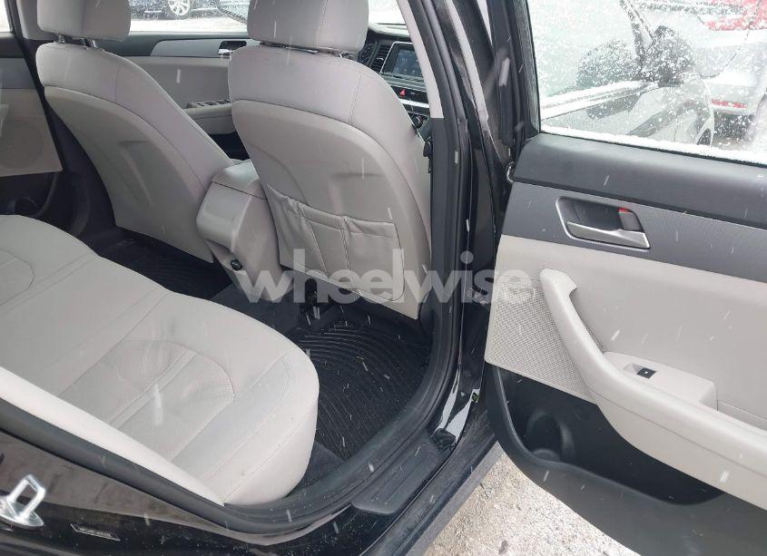 Photo 8 of 2018 Hyundai Sonata SE (VIN 5NPE24AF3JH703591)