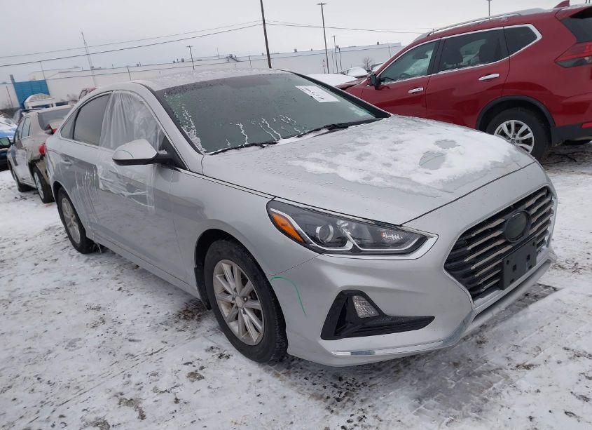 2018 Hyundai Sonata SE (VIN 5NPE24AF3JH703915) main photo
