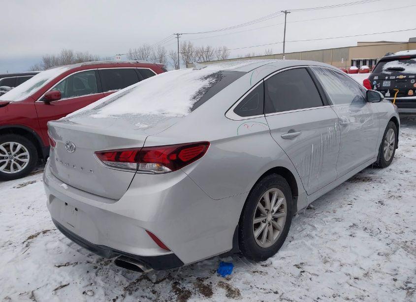 Photo 4 of 2018 Hyundai Sonata SE (VIN 5NPE24AF3JH703915)