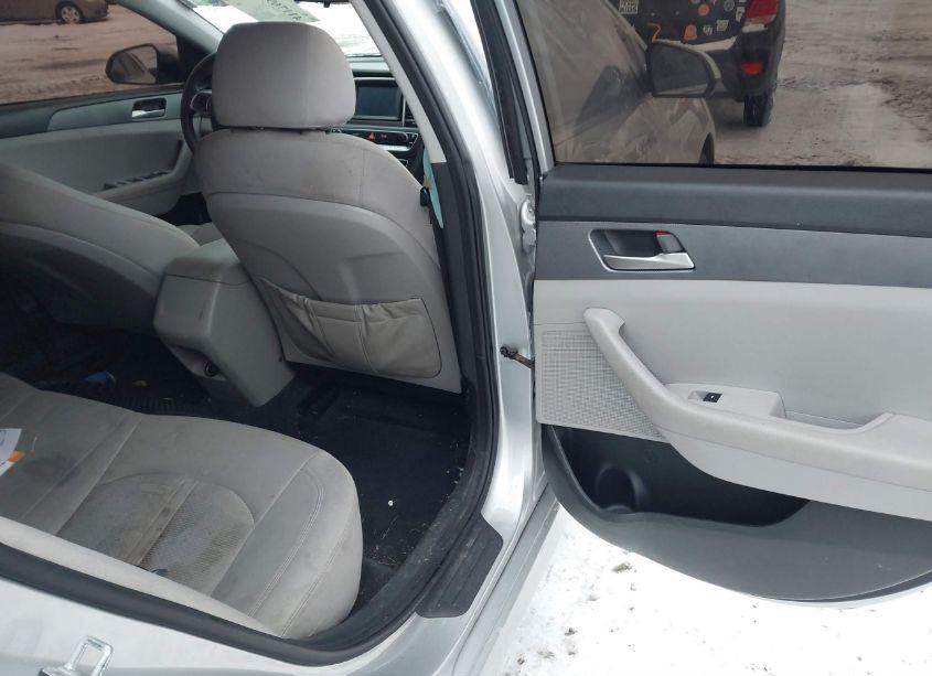 Photo 8 of 2018 Hyundai Sonata SE (VIN 5NPE24AF3JH703915)