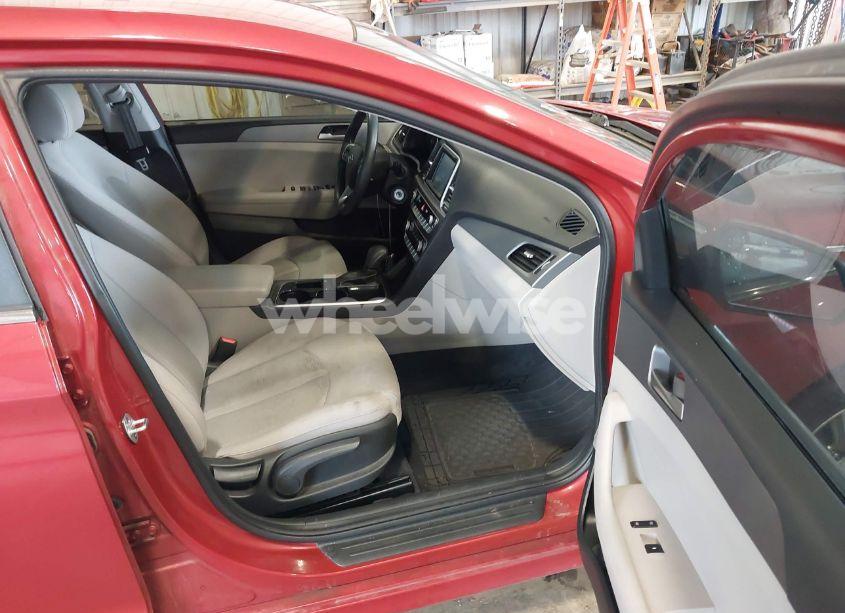Photo 5 of 2018 Hyundai Sonata SE (VIN 5NPE24AF3JH707060)