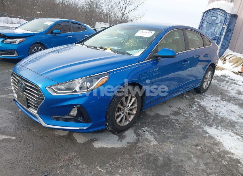 Photo 2 of 2019 Hyundai Sonata SE (VIN 5NPE24AF3KH755465)