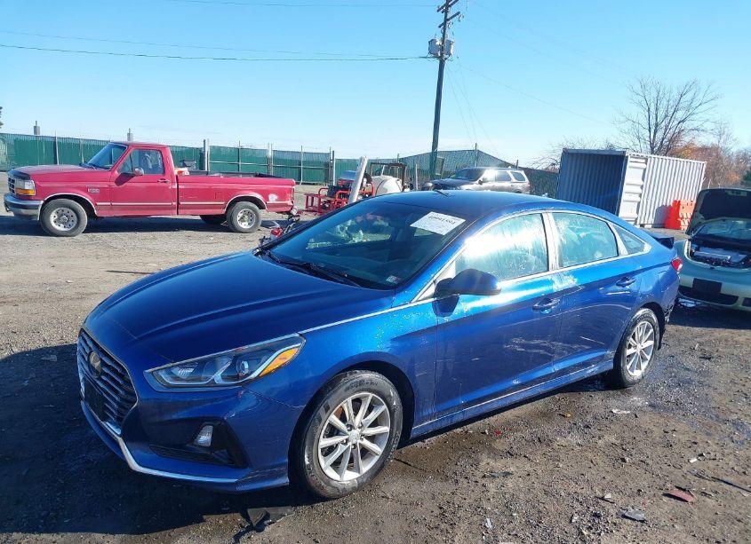 Photo 2 of 2019 Hyundai Sonata SE (VIN 5NPE24AF3KH778907)