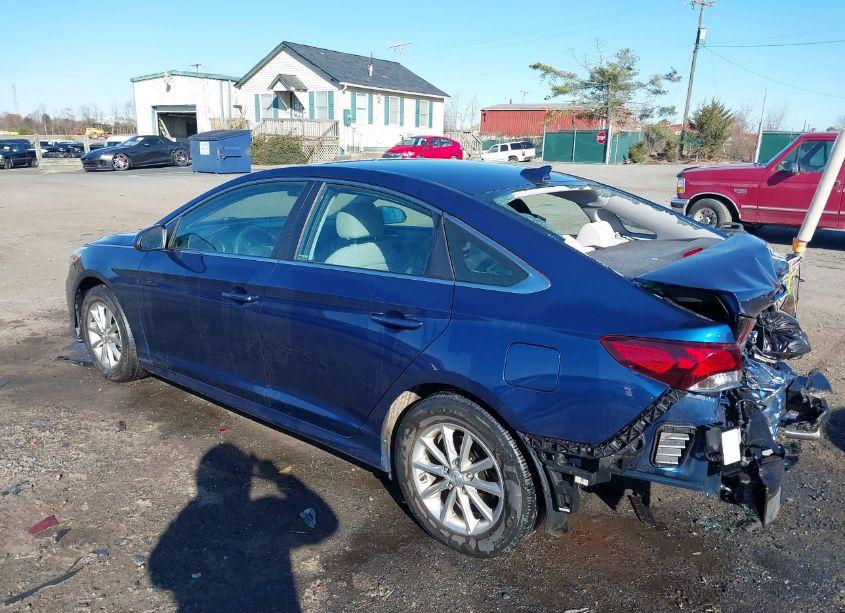 Photo 3 of 2019 Hyundai Sonata SE (VIN 5NPE24AF3KH778907)