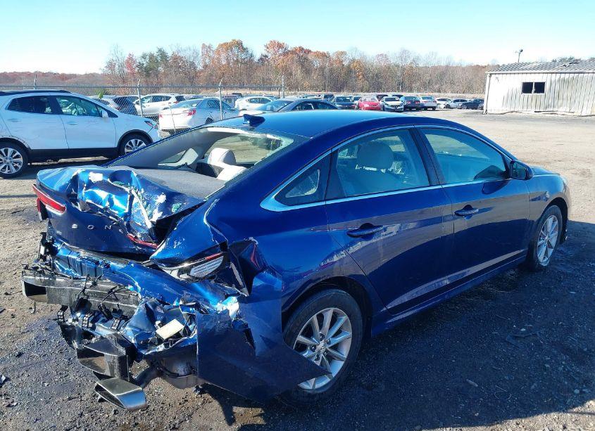 Photo 4 of 2019 Hyundai Sonata SE (VIN 5NPE24AF3KH778907)