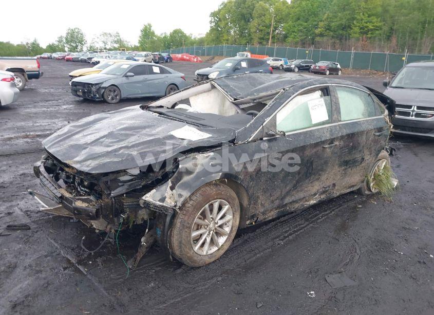 Photo 2 of 2019 Hyundai Sonata SE (VIN 5NPE24AF3KH780396)