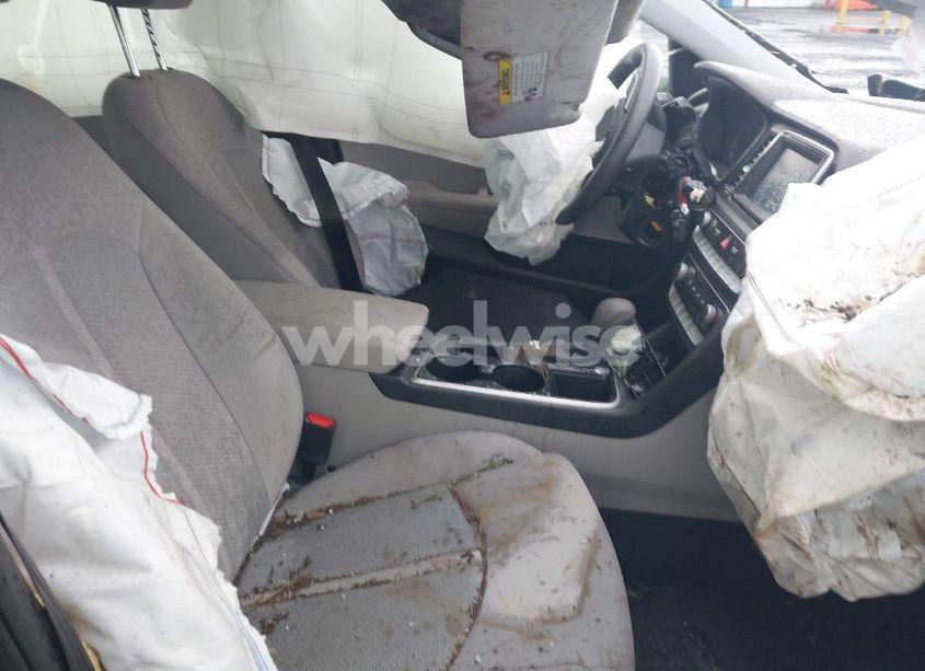 Photo 5 of 2019 Hyundai Sonata SE (VIN 5NPE24AF3KH780396)